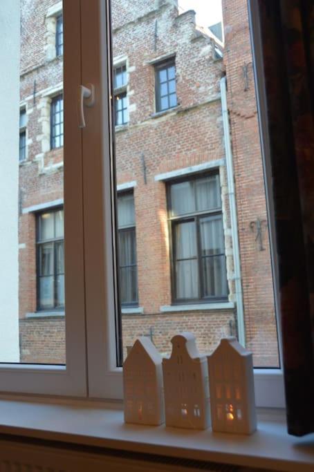 Hippe Studio In Historisch Gebouw In Oude Centrum Antuérpia Exterior foto